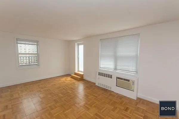 Rented by Bond New York | media 26