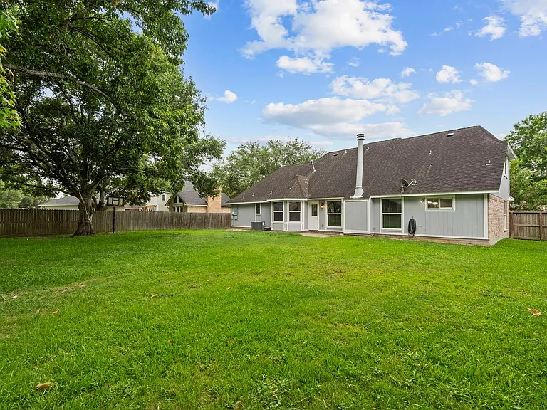 1107 Londonderry Ave — Photo 29
