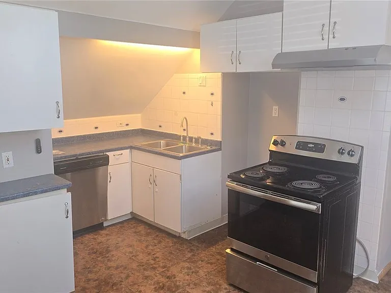 339 Fletcher St — Photo 5
