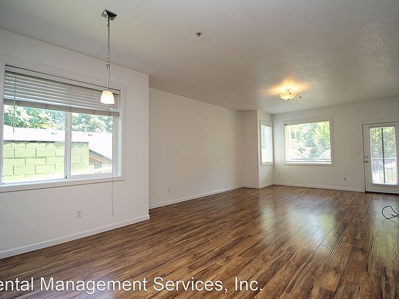 4th image of 1555 N Willis Blvd APT 1