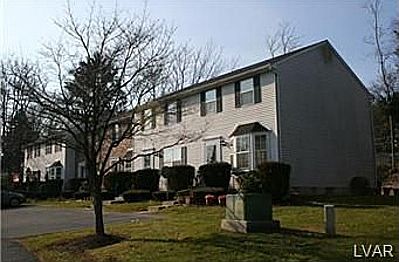 1st image of 3015 Easton Ave