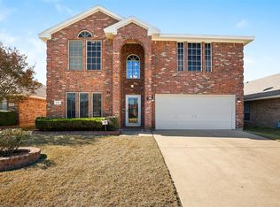 924 Churchhill Dr, Saginaw, TX 76131
