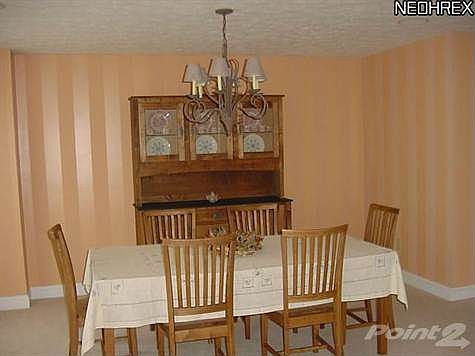 4th image of 5299 Berkshire Dr
