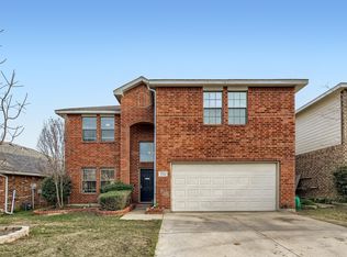 729 Chalk Knoll Rd, Fort Worth, TX 76108