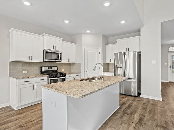 4th image of 1653 Reserve Dr #1