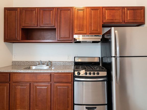 4th image of 2118 E Dauphin St Floor 3