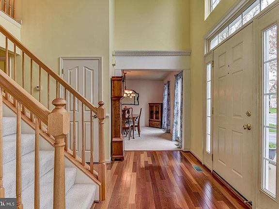4th image of 1721 Wheyfield Dr