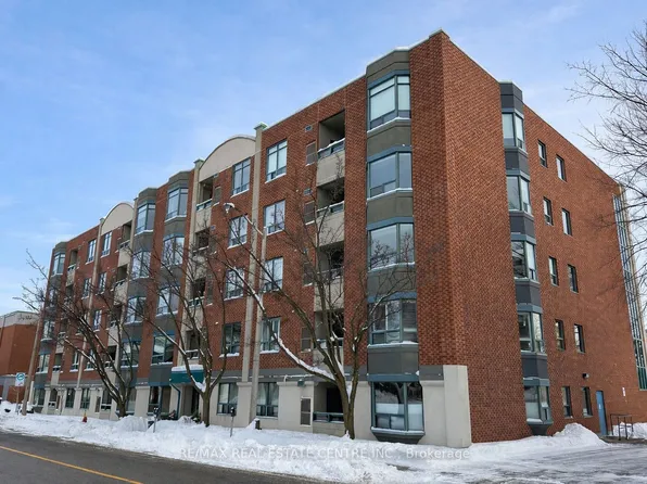 5 Ogilvie St #506, Hamilton, ON L9H 2S1