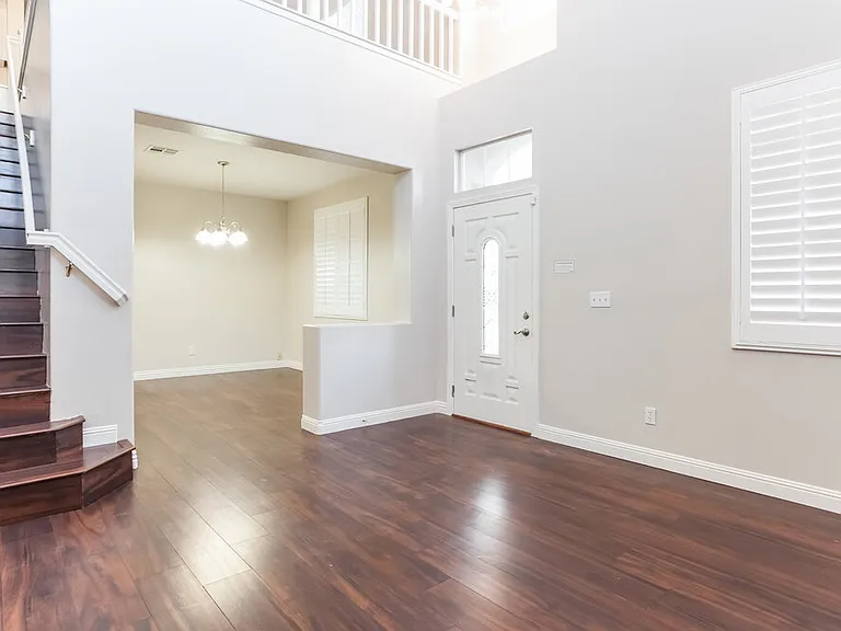 4509 Dagnar Ct — Photo 3