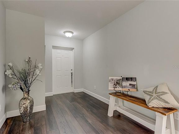 4th image of 2032 Harcourt Pl