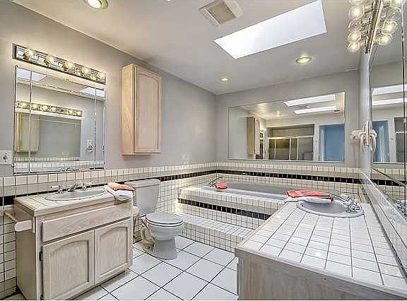 4th image of 1228 Saint Helene Ct