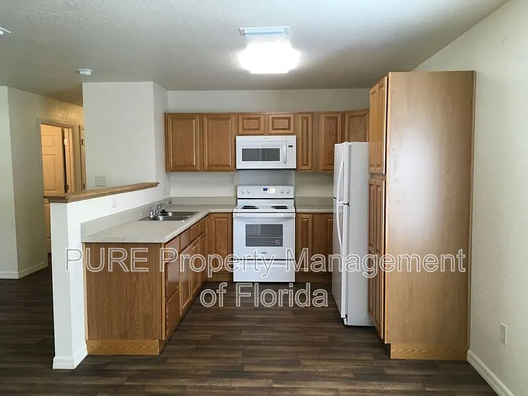 4700 NE 22nd Ave — Photo 7