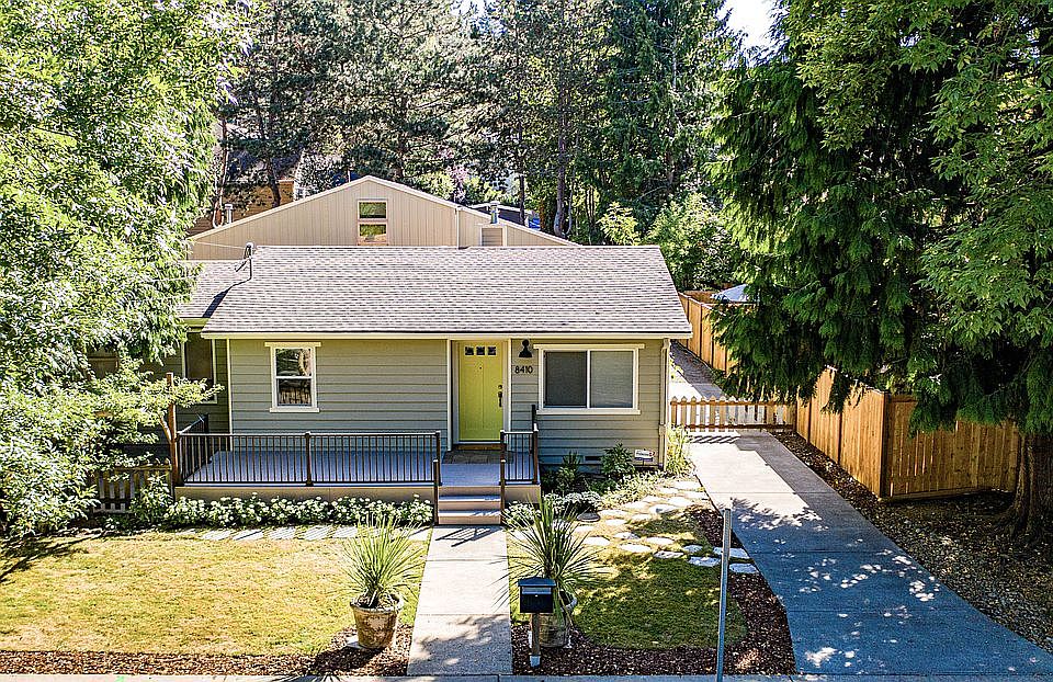 1st image of 8410 165th Ave NE