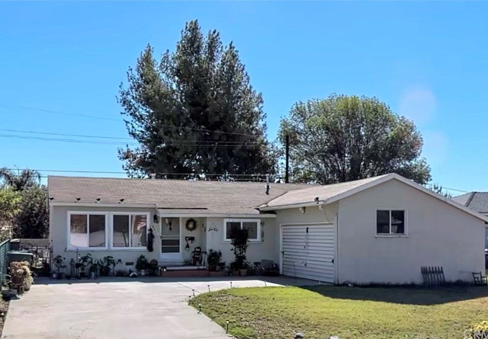 1st image of 184 Browning Ave
