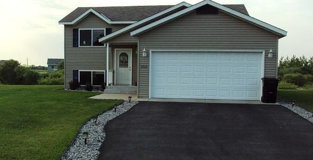 1st image of 1733 Peach Dr NE