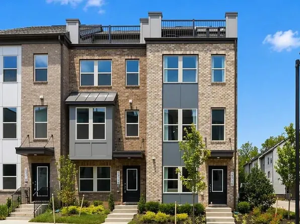 3742 District Dr, Woodbridge, VA 22193