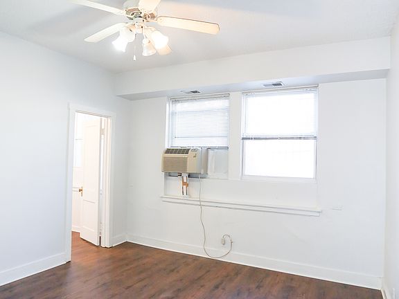 3rd image of 3727 N Pine Grove Ave APT 107