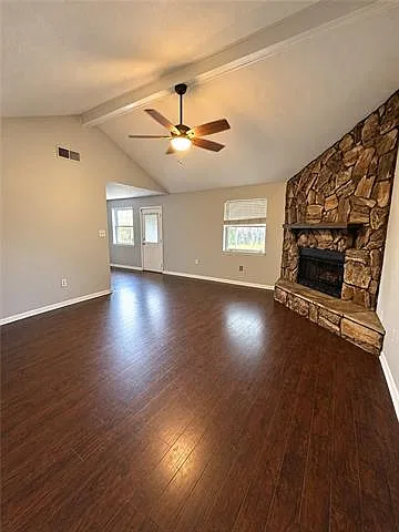 3 bed, 2.0 bath, 1188 sqft, $1,750 — Photo 2
