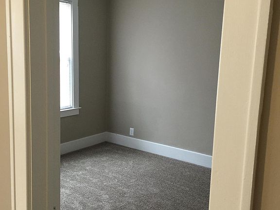 4th image of 2428 Casmere St