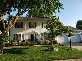 106 Carriage Ct, Arthur, IL 61911