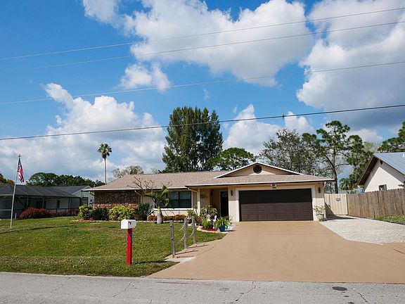 2nd image of 505 SE Fallon Drive