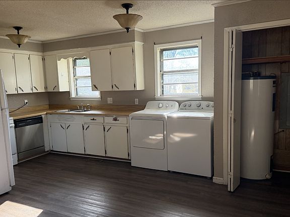 4th image of 205 Felker St