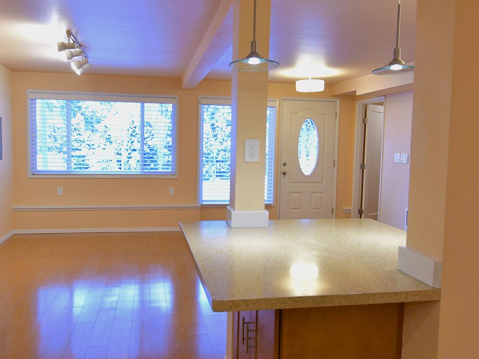 Livingroom and bar as seen from the kitchen
