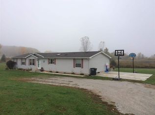 11501 N Angling Rd, Wolcottville, IN 46795