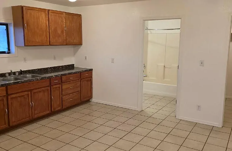 512 N Apache Ave — Photo 20