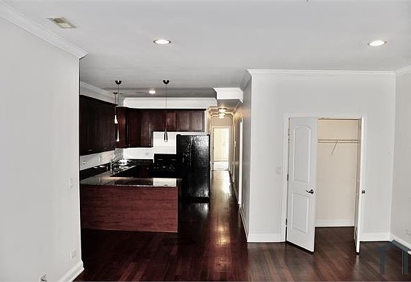 3rd image of 2727 W Congress Pkwy APT 2