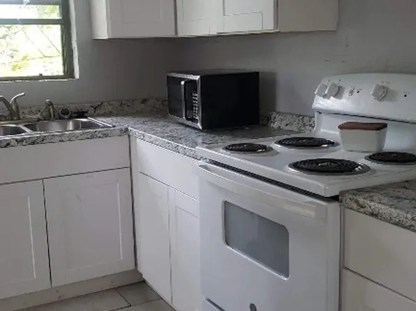9915 Chireno St, Dallas, TX 75220