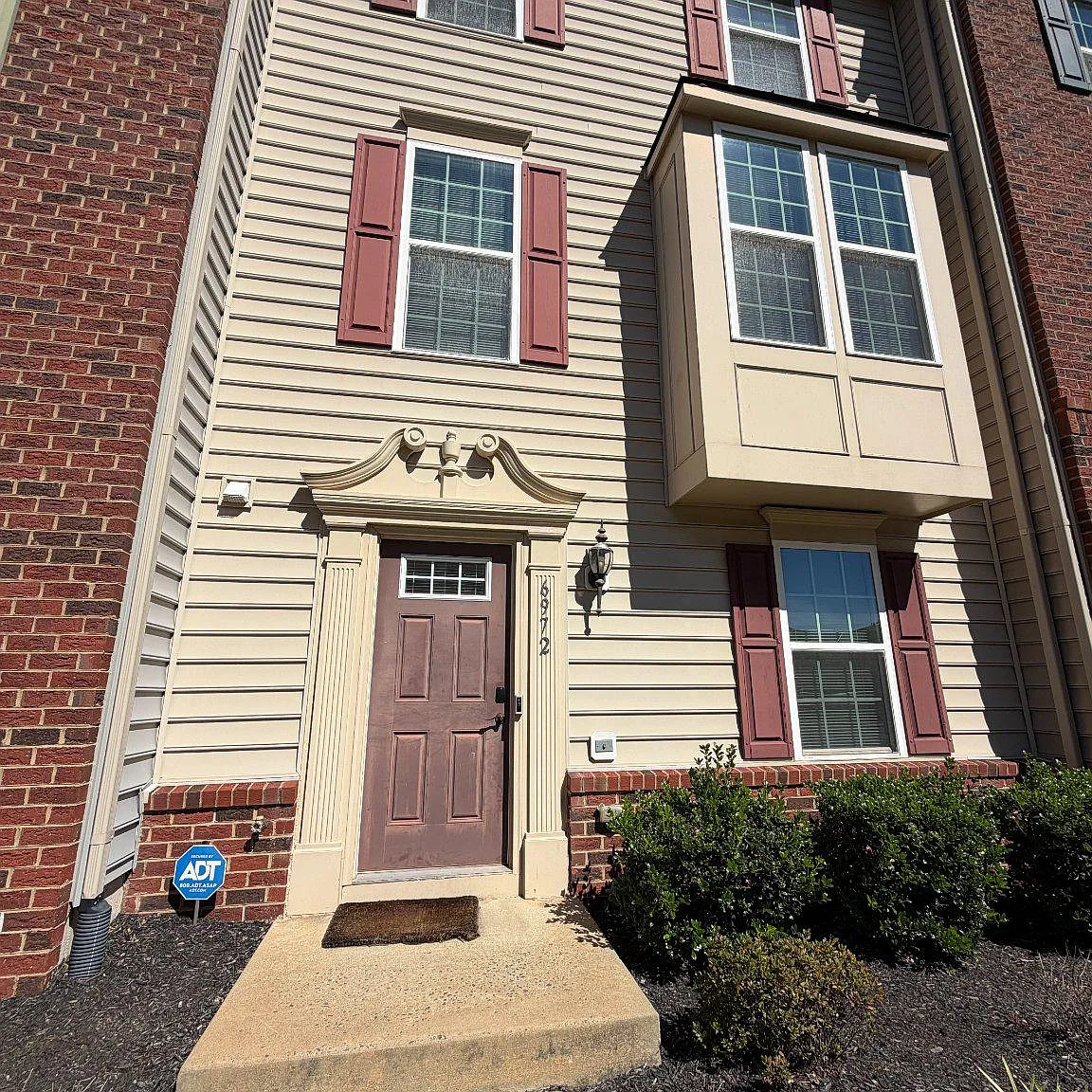 3 bed, 2.5 bath, 1753 sqft, $2,800 — Photo 1