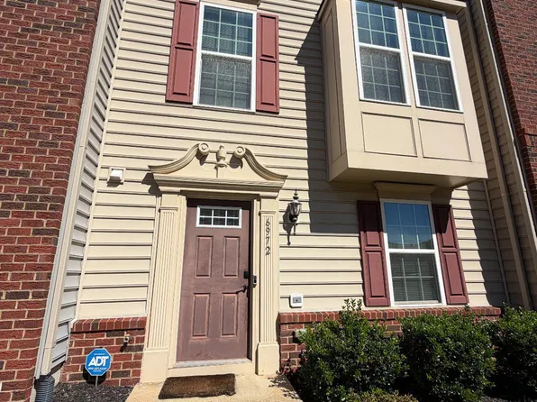 6972 Kona Dr, Gainesville, VA 20155