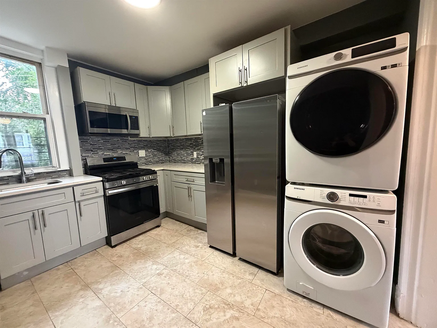 2 bed, 2.0 bath, $2,550 — Photo 3