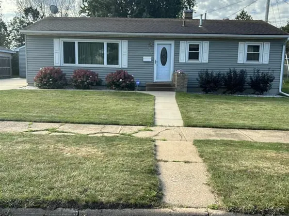 1414 E 16th St, Hibbing, MN 55746