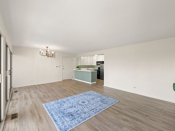 4th image of 5821 Oakwood Dr APT A