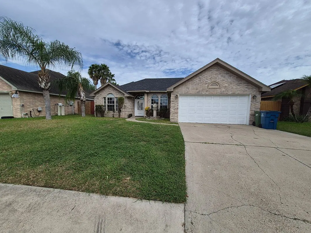 3 bed, 2.0 bath, 1261 sqft, $1,800 — Photo 1