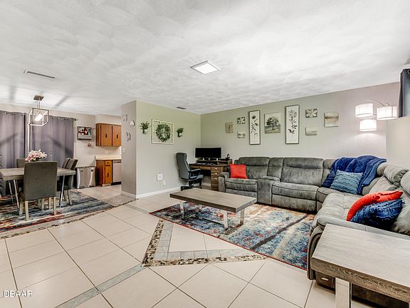 4th image of 1426 Roosevelt Blvd