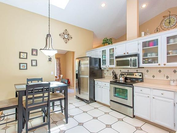 3rd image of 1141 Trotwood Blvd