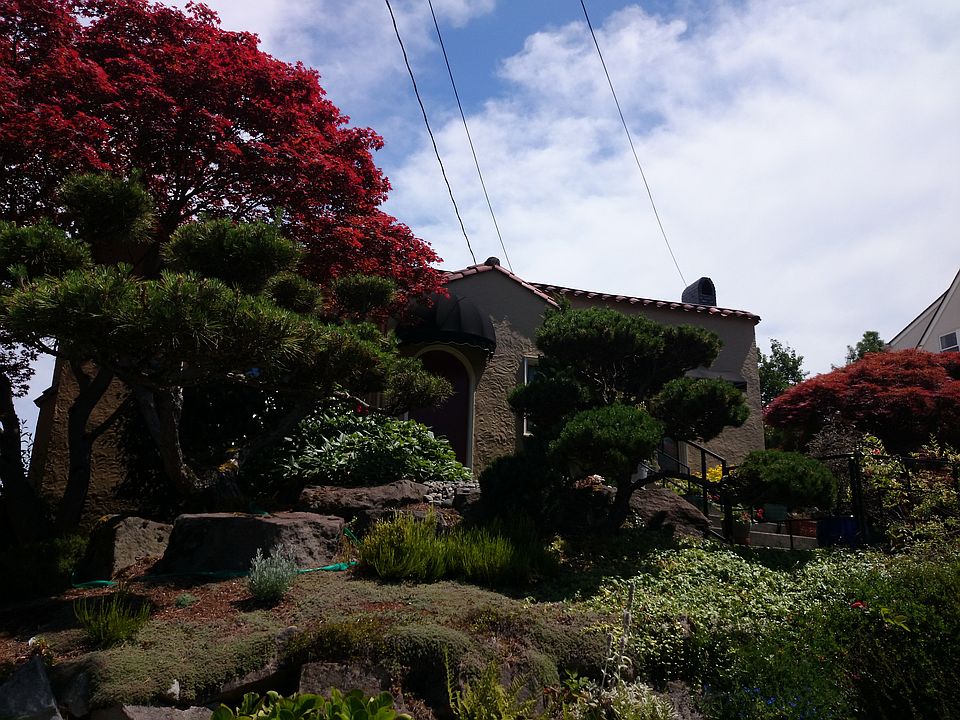 2nd image of 2336 11th Ave E