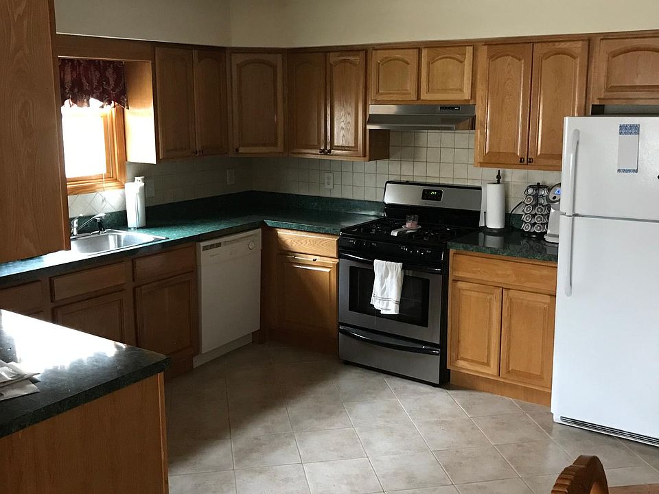 1st image of 41 Kossuth St Floor 2