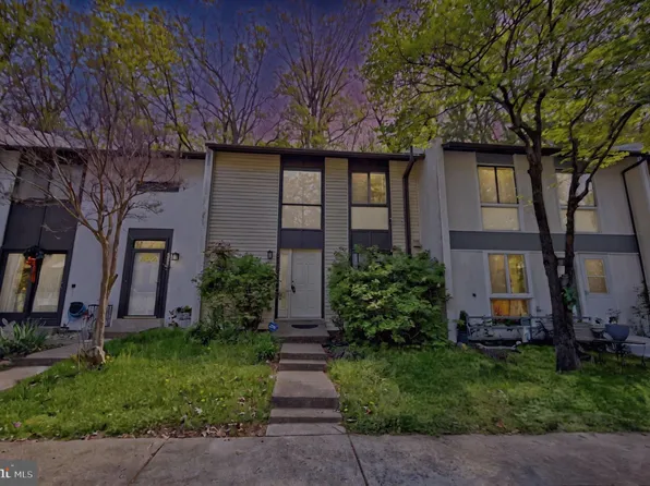 2319 Emerald Heights Ct, Reston, VA 20191