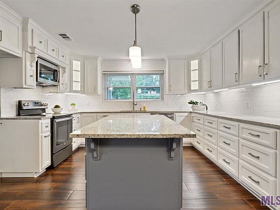 3rd image of 26113 Fallen Oaks Dr