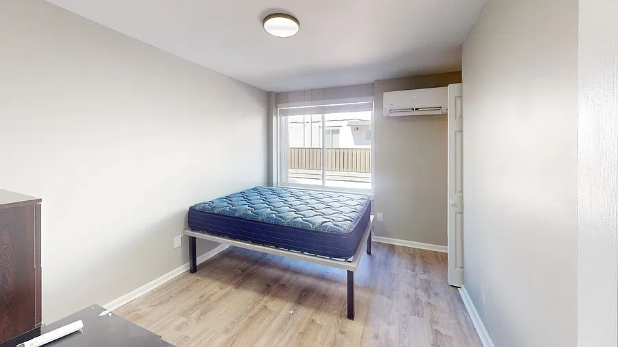 1 bed, 1300 sqft, $2,000 — Photo 2