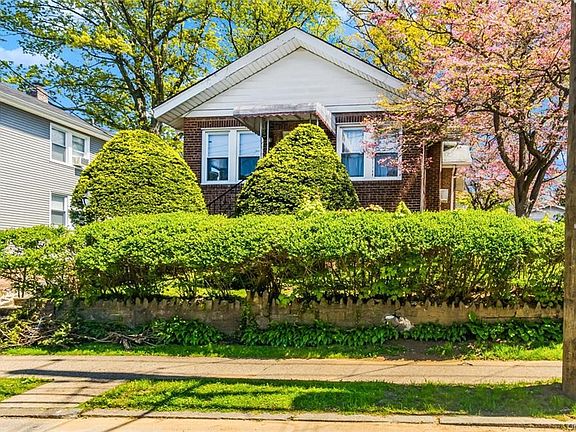 3rd image of 14 Cypress St