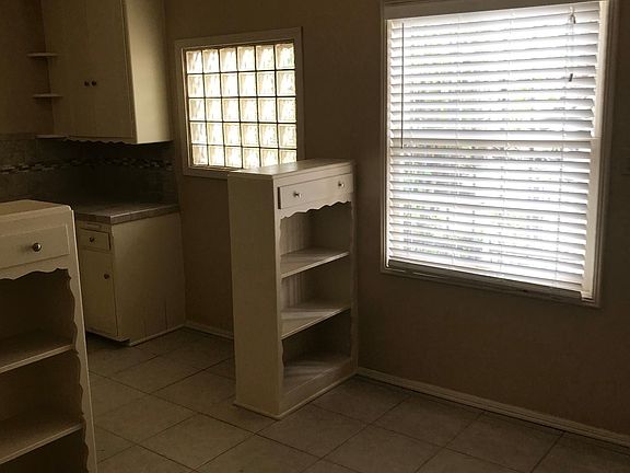 4th image of 2900 W Martin Luther King Jr Blvd APT 2
