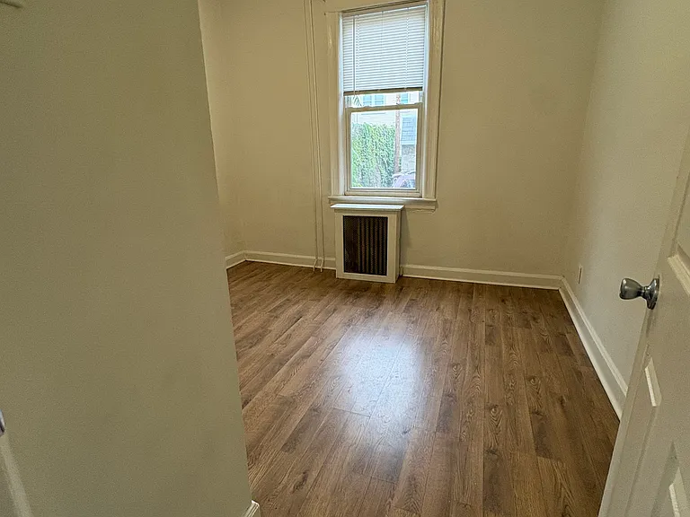 350 Danforth Ave #2 — Photo 8