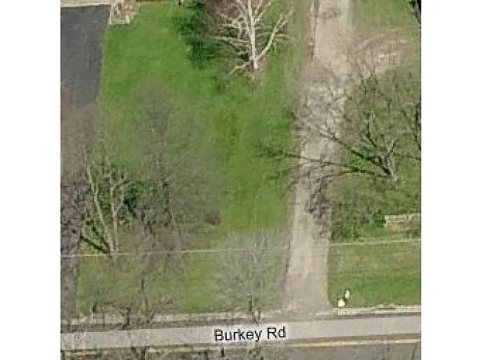 4220 Burkey Rd photo 1
