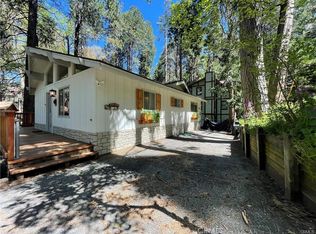 938 Balfrin Dr, Crestline, CA 92325