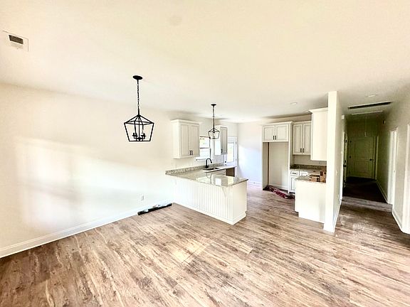 3rd image of 406 Hall St